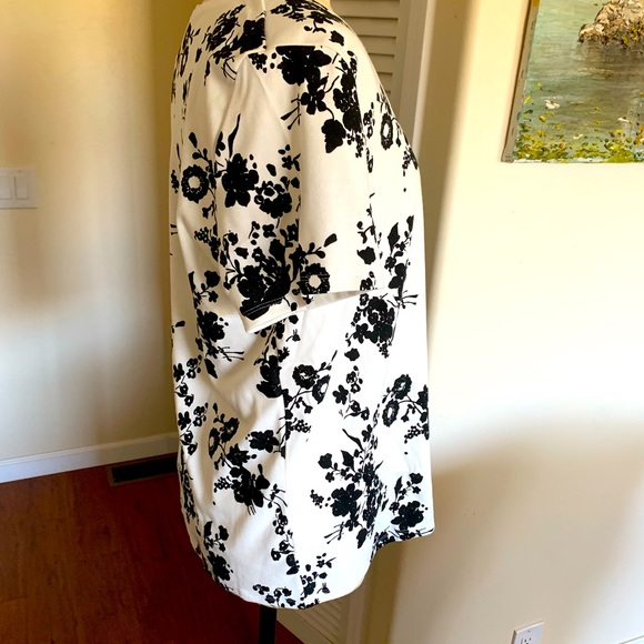 COPY - Pretty, plus size, cotton/poly blend shirt, new with tags. - Picture 5 of 6